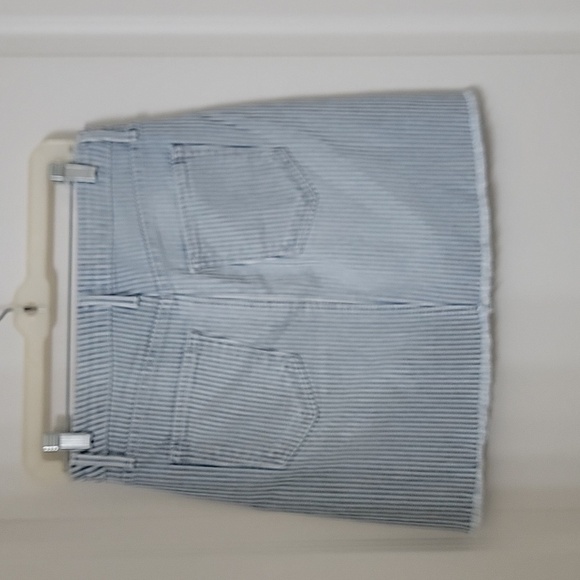 Just Black Size S Blue & White Striped Denim Mini Skirt, Raw/Frayed Hem, EUC - Picture 3 of 9